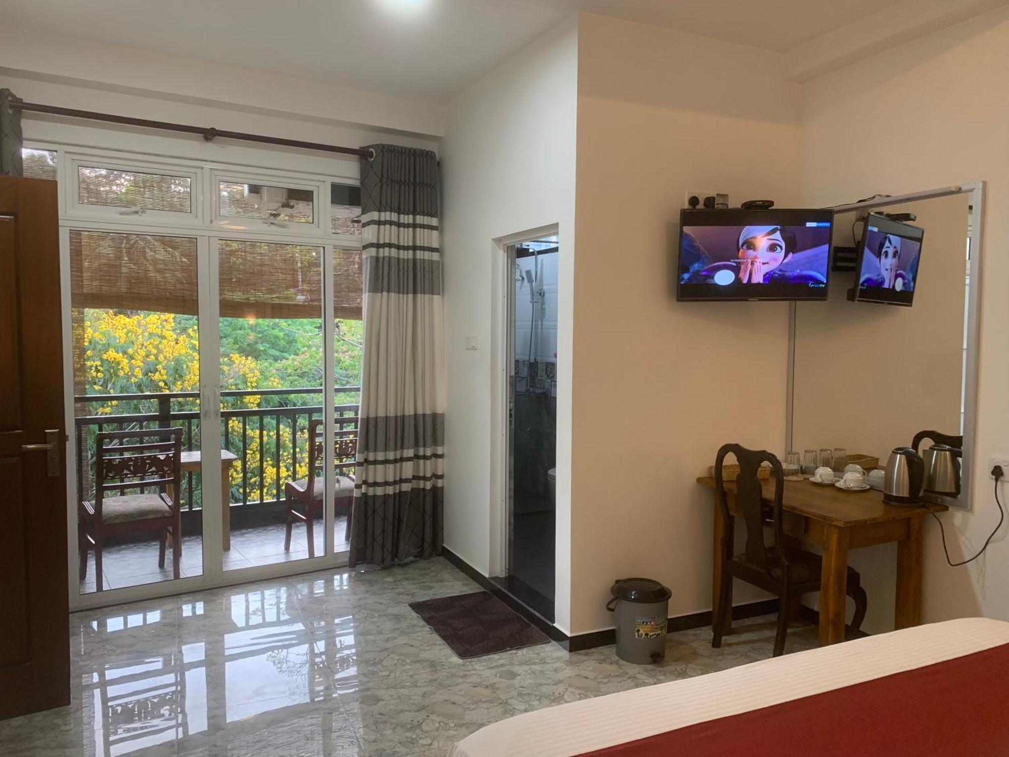 Jenushi Homestay Kandy Extérieur photo