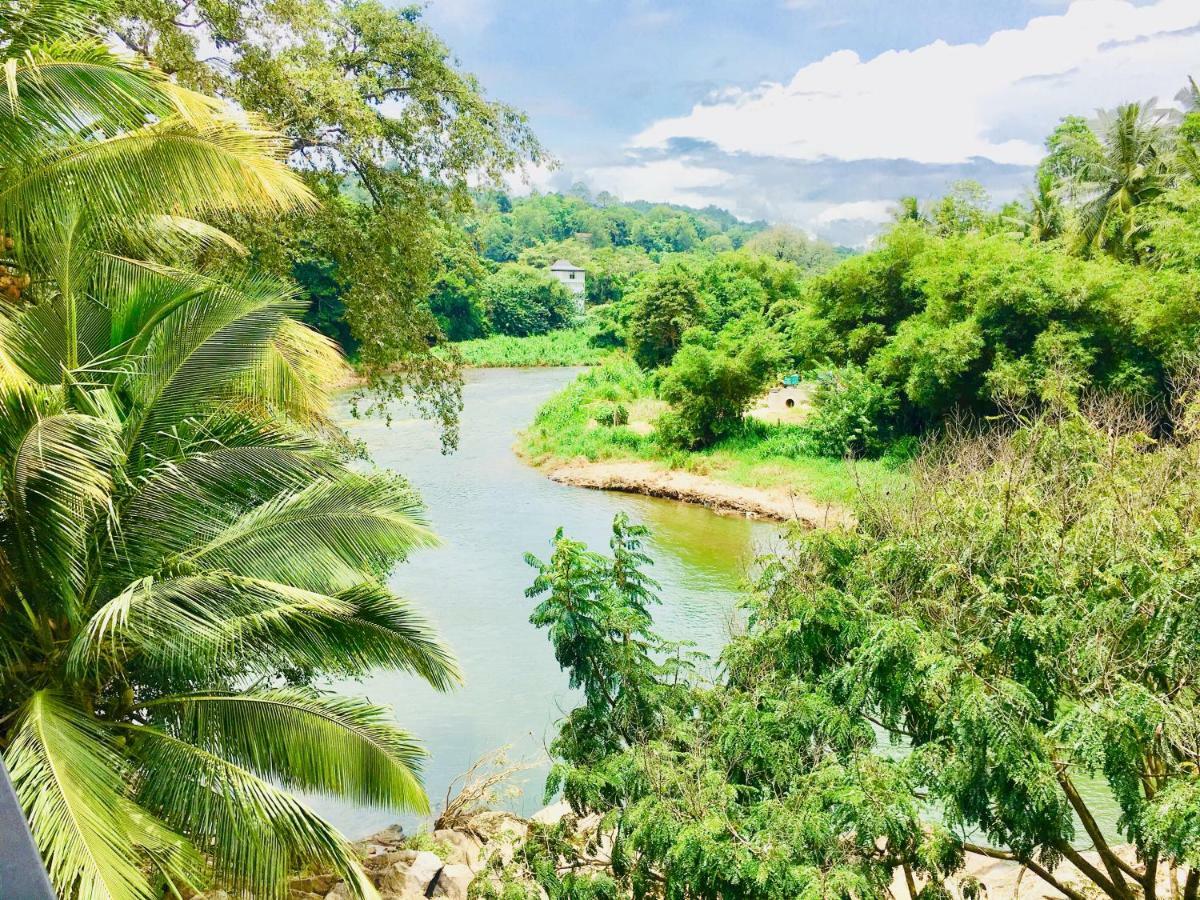 Jenushi Homestay Kandy Extérieur photo