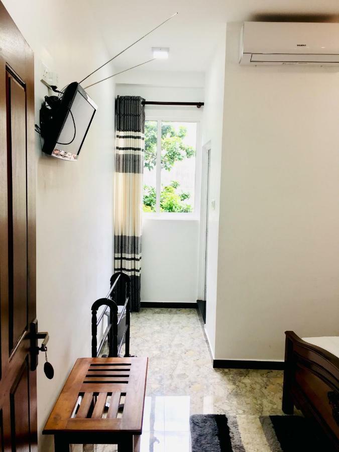 Jenushi Homestay Kandy Extérieur photo